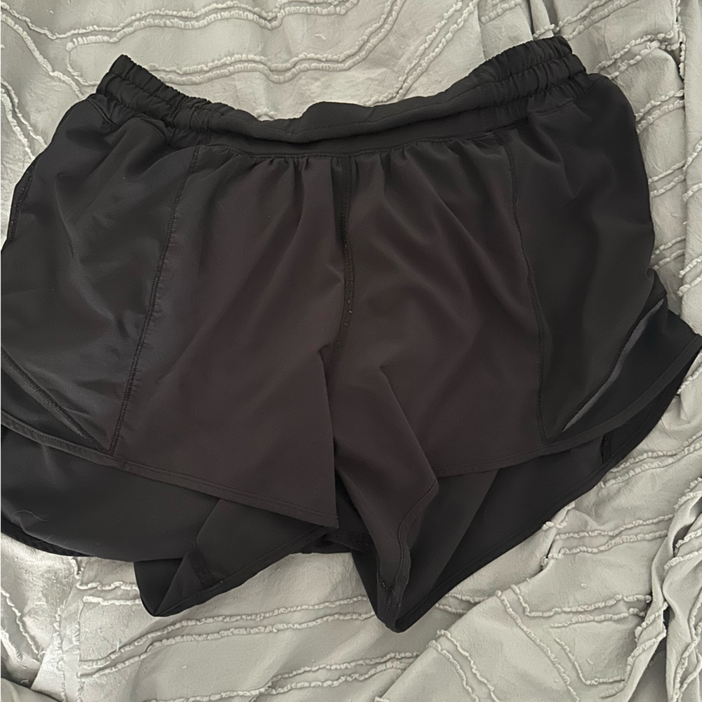 Lululemon Hotty Hot Shorts 4 in